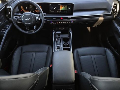 Certified 2025 Kia Sorento S w/ Panoramic Sunroof Package image 16