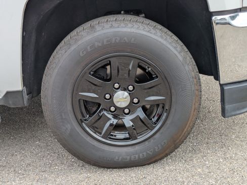 Used 2018 Chevrolet Silverado 1500 LT w/ All Star Edition image 11