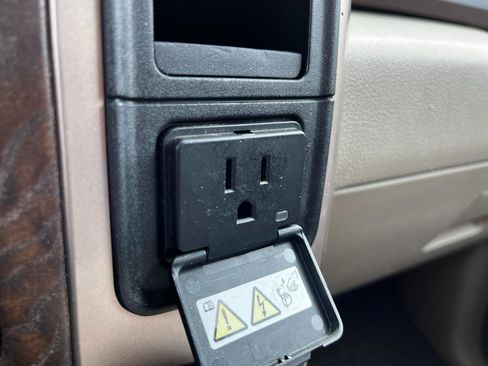 Used 2018 RAM 2500 Longhorn image 35