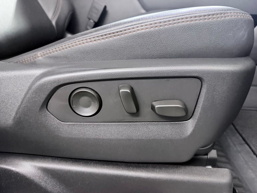 Used 2023 GMC Sierra 1500 AT4 AWD/4WD image 47
