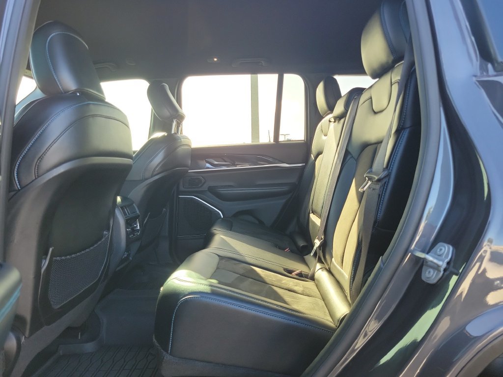 Used 2022 Jeep Grand Cherokee Trailhawk AWD/4WD image 11