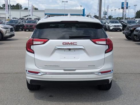 Used 2022 GMC Terrain Denali w/ Denali Premium Package AWD/4WD image 4