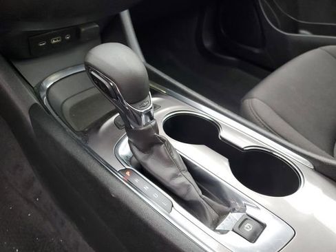 Used 2024 Chevrolet Malibu LT image 32