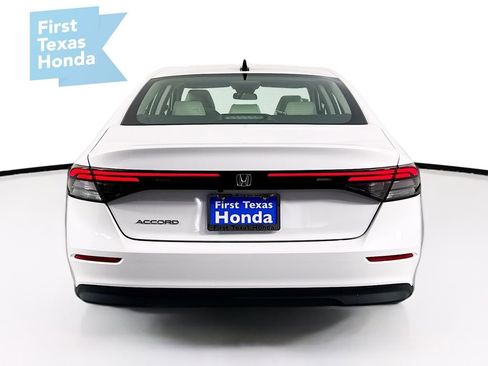 Certified 2025 Honda Accord SE image 6