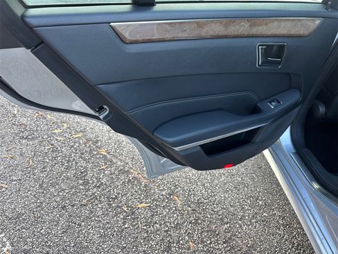 Used 2014 Mercedes-Benz E 350 Sedan image 21