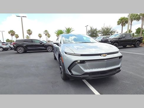 New 2026 Chevrolet Equinox EV LT FWD image 22