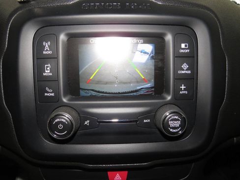 Used 2017 Jeep Renegade Sport w/ Power & Air Group FWD image 17