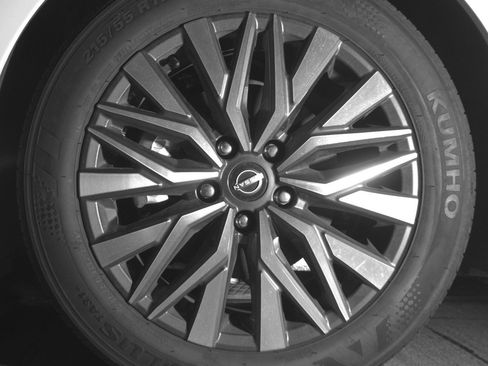 Used 2025 Nissan Altima 2.5 SV image 12