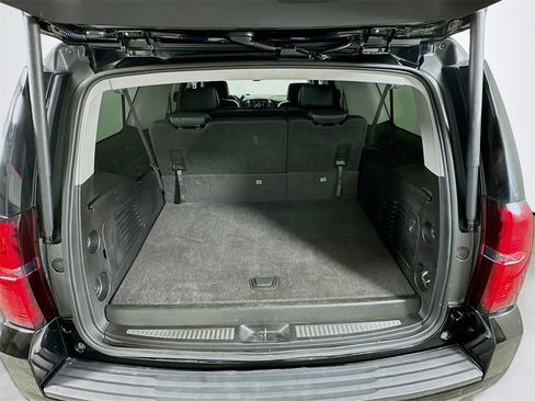 Used 2016 Chevrolet Suburban LT image 32
