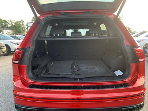 Used 2024 Volkswagen Tiguan SE R-Line AWD/4WD image 26
