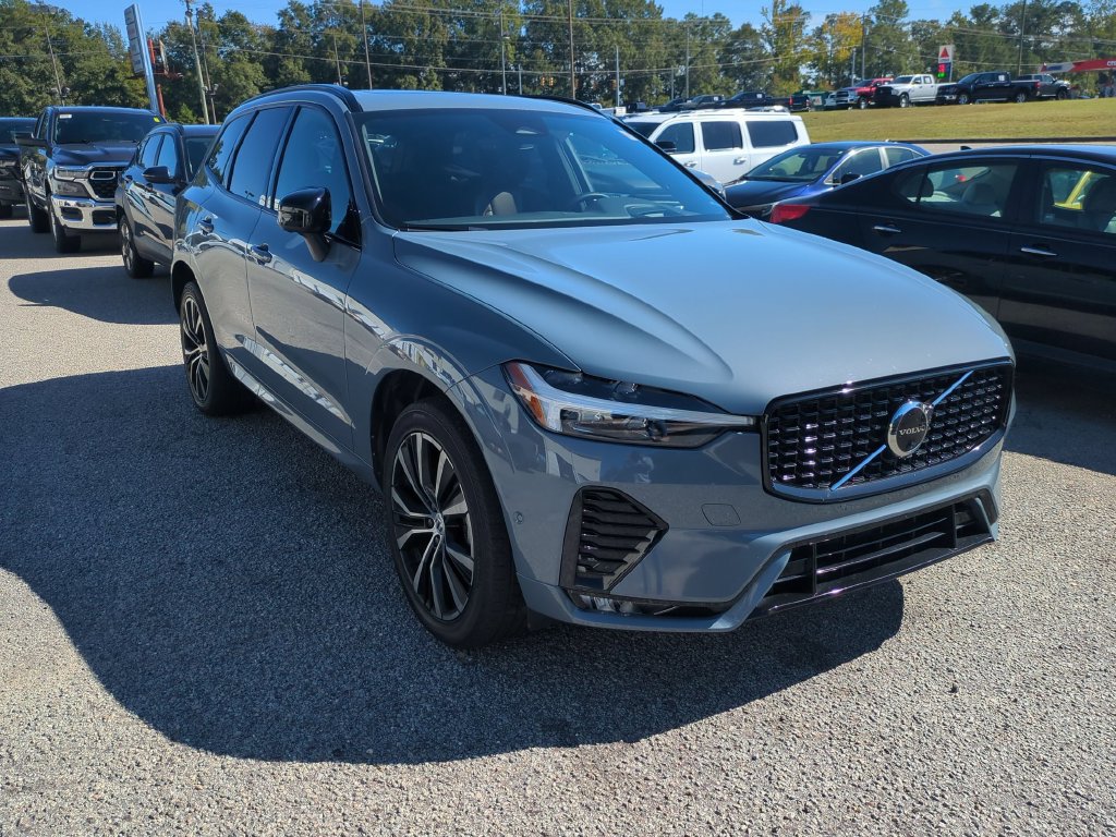 Used 2023 Volvo XC60 B5 Ultimate FWD image 1