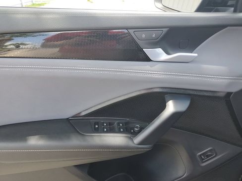 Certified 2026 Volkswagen Tiguan SE FWD image 24