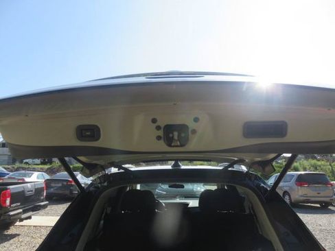 Used 2018 Nissan Rogue SV AWD/4WD image 26