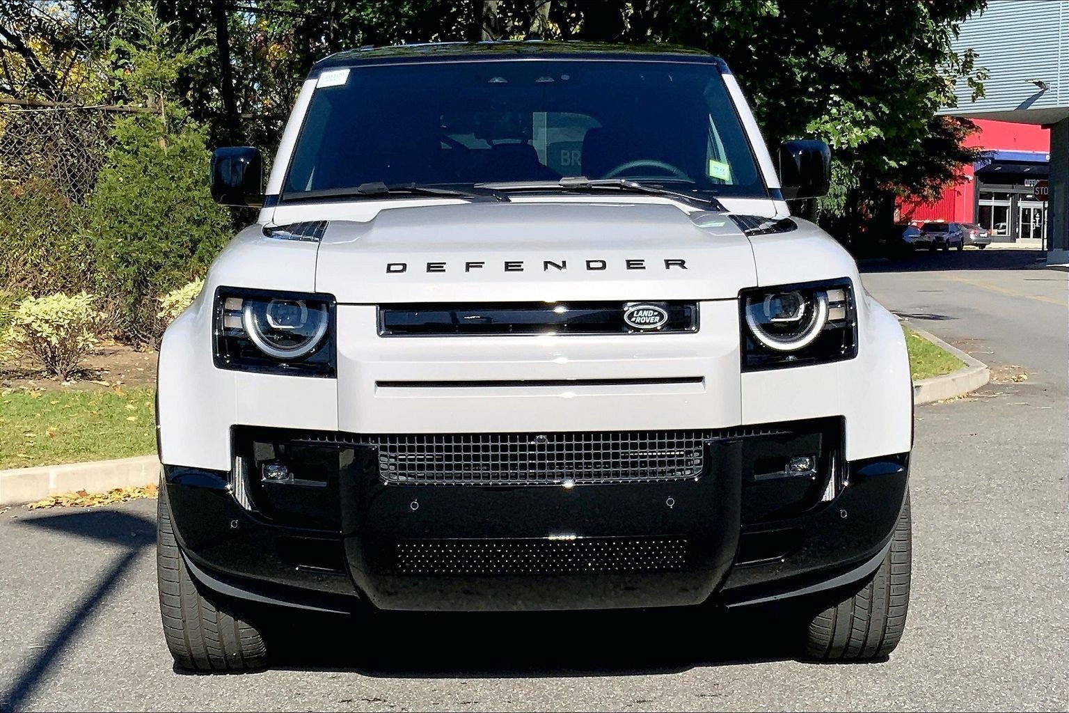 New 2026 Land Rover Defender 110 X-Dynamic SE AWD/4WD image 3