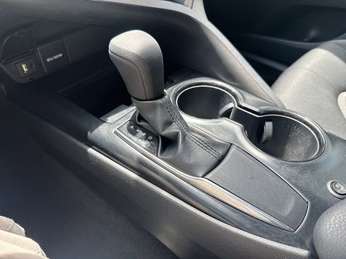 Used 2019 Toyota Camry LE w/ Convenience Package FWD image 24