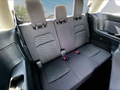 Used 2024 Nissan Pathfinder S FWD image 24