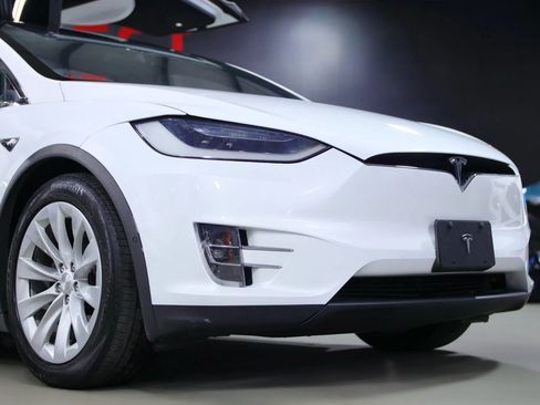 Used 2019 Tesla Model X 100D image 3