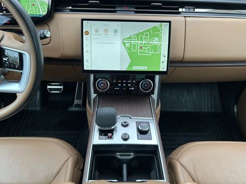 Used 2023 Land Rover Range Rover Long Wheelbase Autobiography AWD/4WD image 16