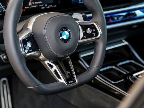 Used 2025 BMW 760i xDrive w/ Executive Package image 12