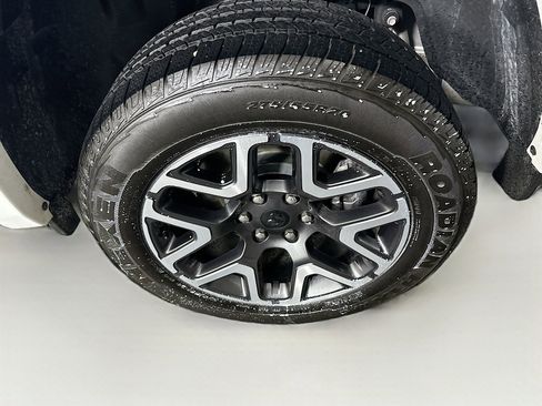 Used 2025 RAM 1500 Laramie image 11