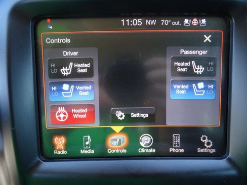 Used 2015 Jeep Cherokee Trailhawk w/ Leather Interior Group AWD/4WD image 22