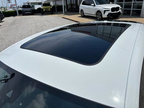 Used 2024 Porsche Macan AWD/4WD image 26
