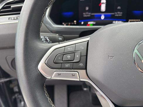 Used 2022 Volkswagen Tiguan SE image 20