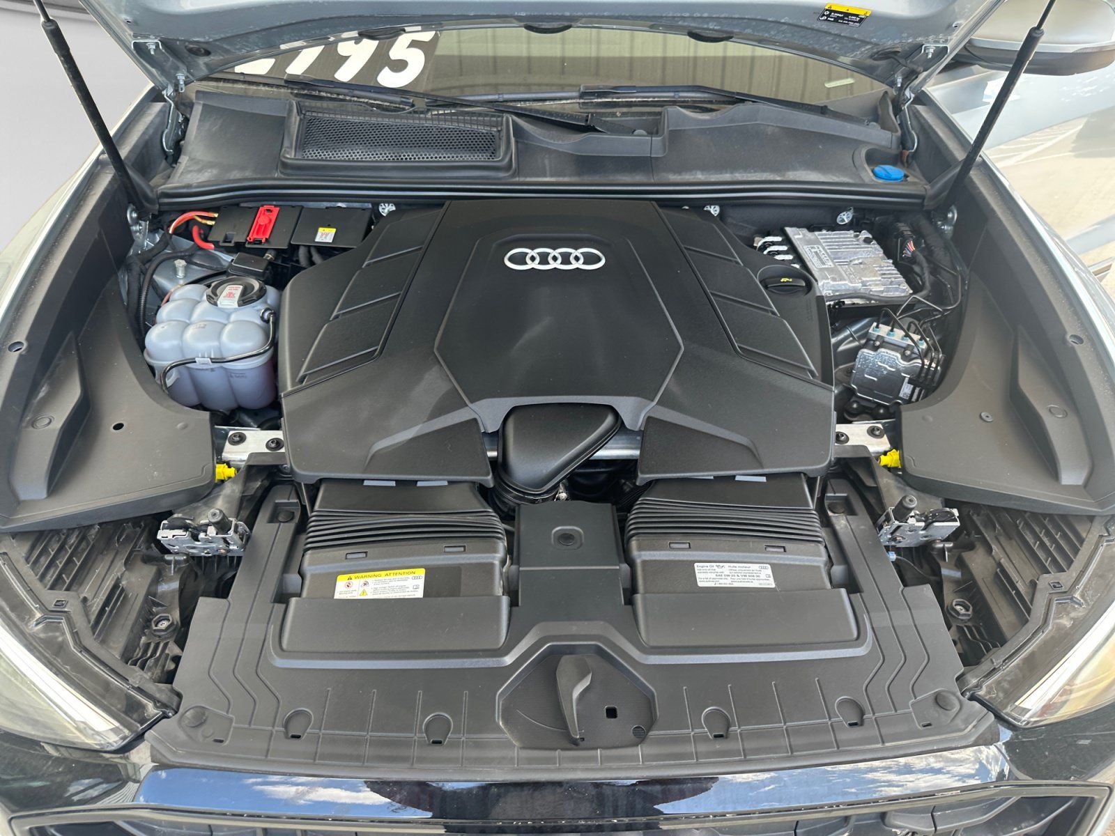 Used 2025 Audi Q8 Premium Plus AWD/4WD image 19