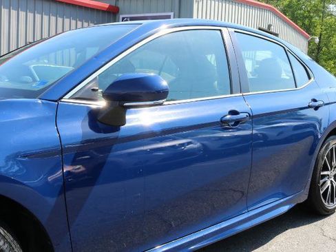 Used 2023 Toyota Camry SE FWD image 4