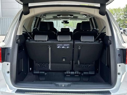 New 2026 Honda Odyssey Touring image 9