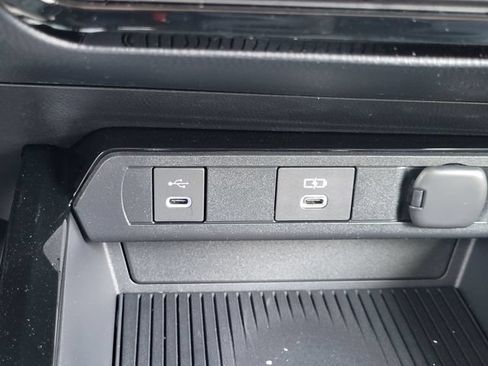 New 2026 Toyota Prius Plug-In Hybrid FWD image 14