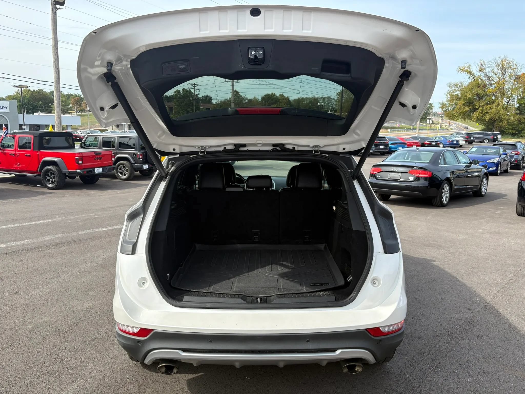 Used 2018 Lincoln MKC Select w/ Select Plus Package FWD image 36