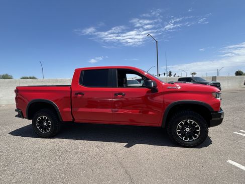 Used 2024 Chevrolet Silverado 1500 ZR2 AWD/4WD image 6