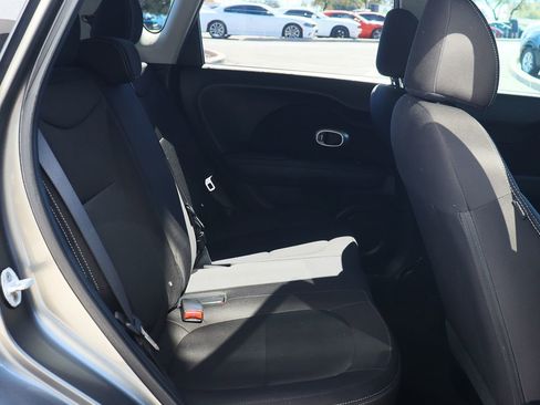 Used 2018 Kia Soul image 27