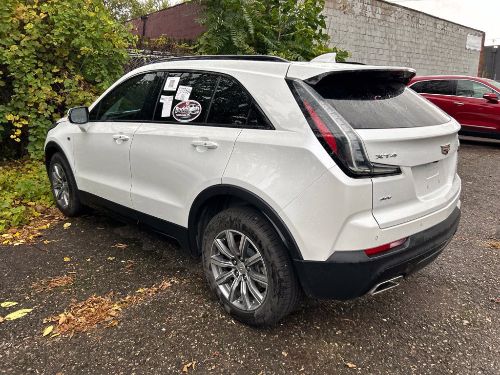 Used 2023 Cadillac XT4 Sport w/ Sun And Sound Package AWD/4WD image 8