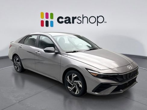 Used 2025 Hyundai Elantra Sport image 7