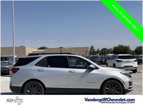 Used 2022 Chevrolet Equinox RS w/ RS Leather Package FWD image 3