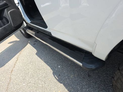Used 2018 Toyota 4Runner SR5 AWD/4WD image 15