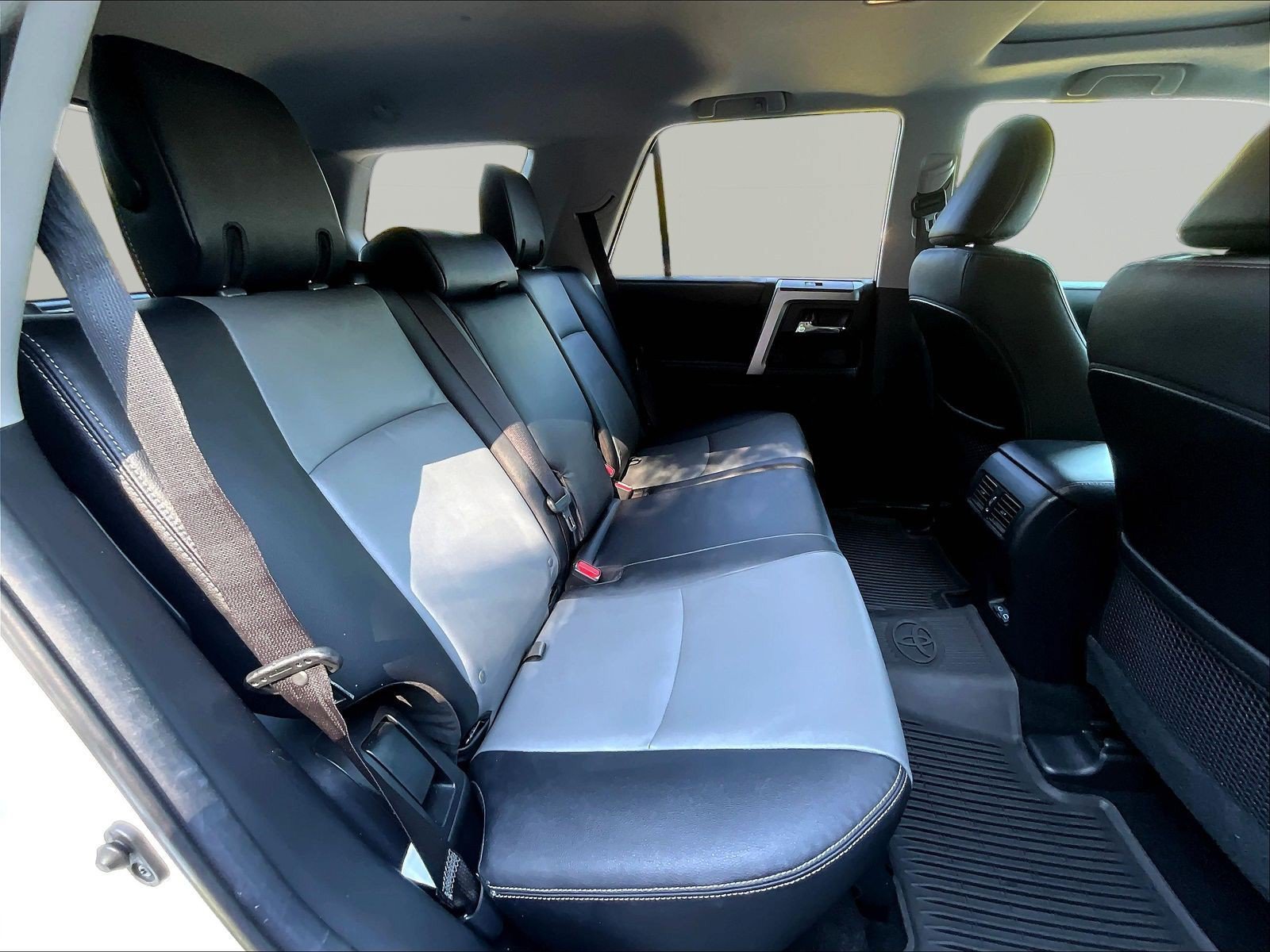Used 2023 Toyota 4Runner SR5 Premium w/ Moonroof Package RWD image 25