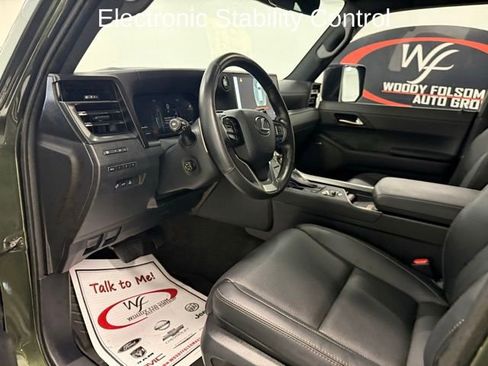 Used 2024 Lexus GX 550 AWD/4WD image 12