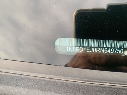 Used 2024 Nissan Frontier SV image 21