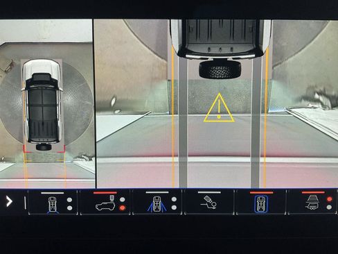 Used 2024 GMC Hummer EV 2X AWD/4WD image 17