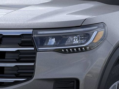 New 2026 Ford Explorer Active RWD image 18