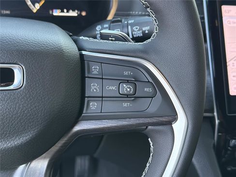 New 2025 Jeep Grand Cherokee L Limited w/ Black Appearance Package image 28