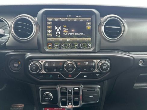 Used 2023 Jeep Wrangler Unlimited Rubicon 4xe w/ Cold Weather Group AWD/4WD image 21