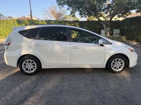 Used 2012 Toyota Prius V Three FWD image 3