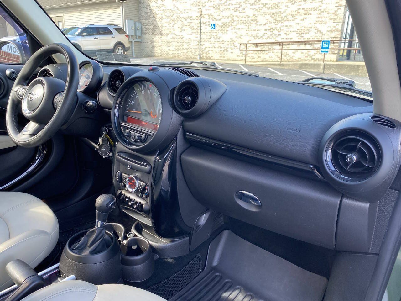 Used 2015 MINI Cooper Countryman FWD image 16
