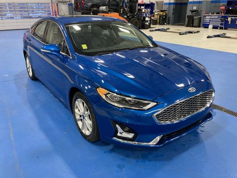 Used 2019 Ford Fusion Energi Titanium image 1