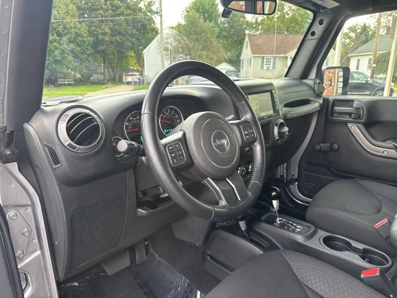 Used 2016 Jeep Wrangler Unlimited Sport w/ Connectivity Group AWD/4WD image 10