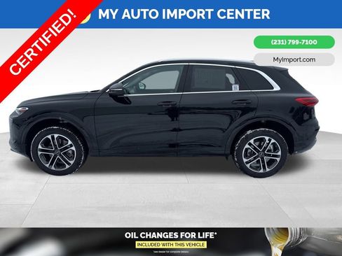 Used 2025 Audi Q5 Premium w/ Convenience Package image 4